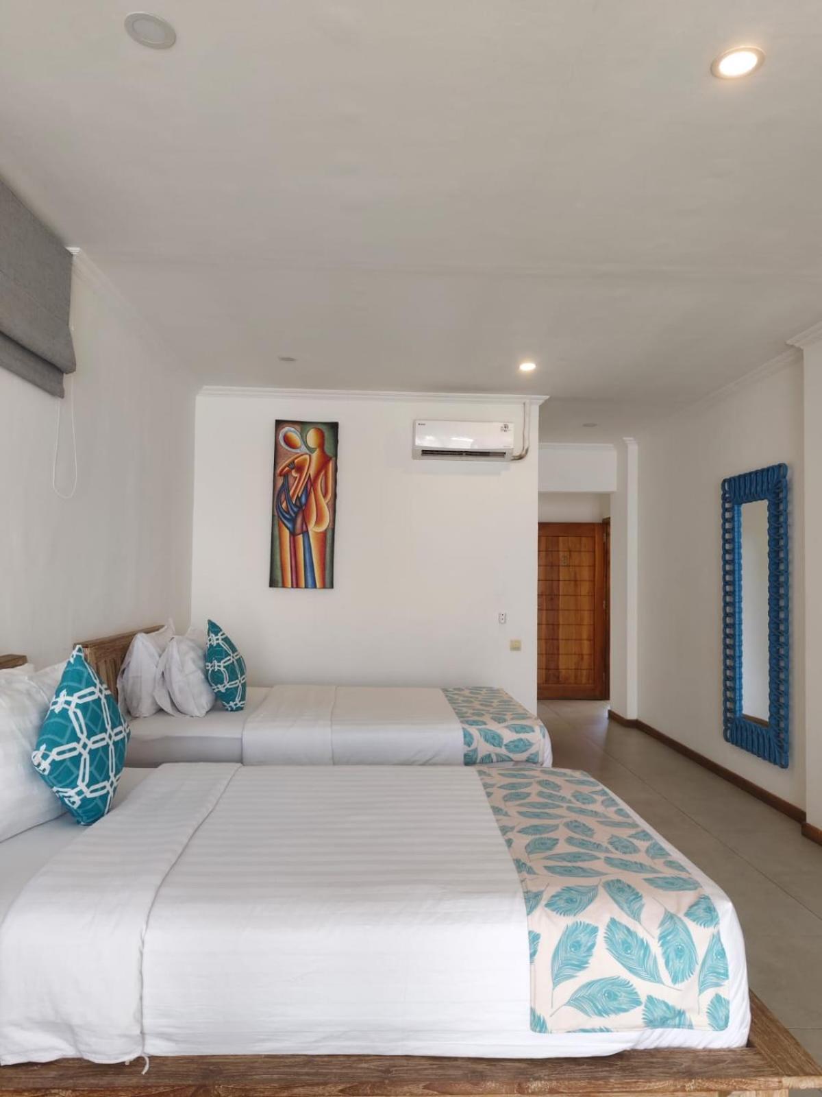 Triple 8 Suites Labuan Bajo Buitenkant foto